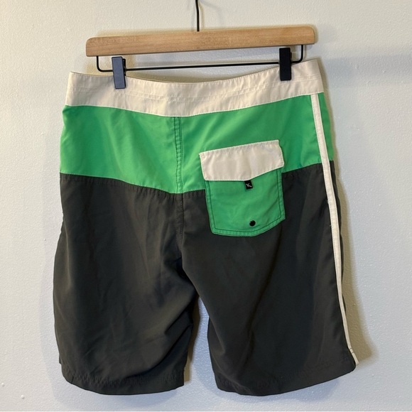 Vintage Y2K Lost Green and Black Board Shorts with Quick-Dry Fabric Size 30 - Picture 4 of 9